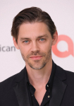 Profil Tom Payne